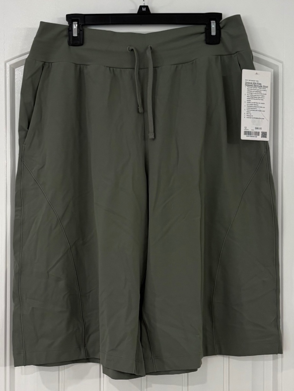 Lululemon Groove Mid Rise relaxed Bermuda short Willow